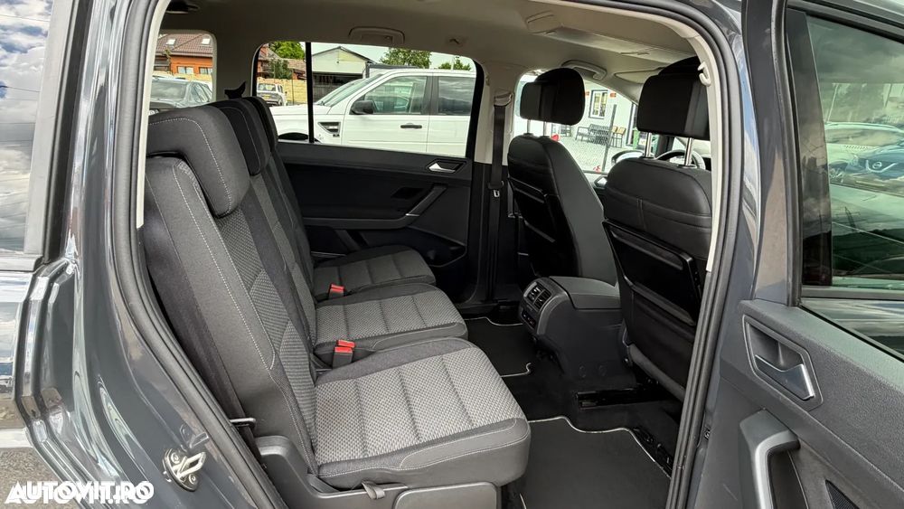 Volkswagen Touran 2.0 TDI Highline - 13