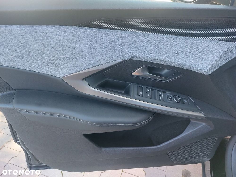 Peugeot 3008 1.2 PureTech mHEV GT S&S e-DCS6 - 14