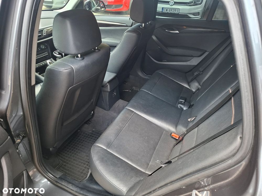 BMW X1 xDrive18d xLine - 11
