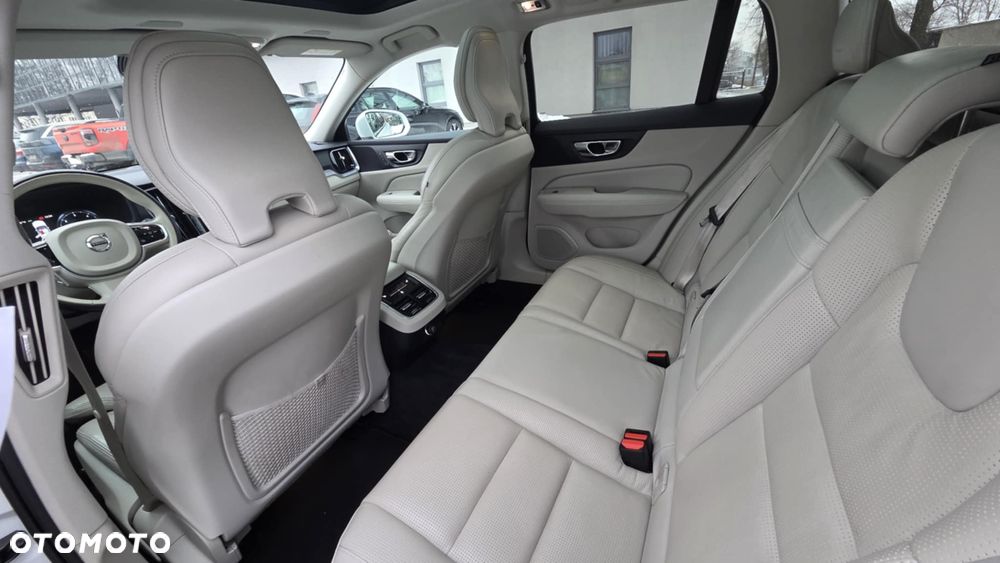 Volvo V60 Cross Country D4 AWD - 8