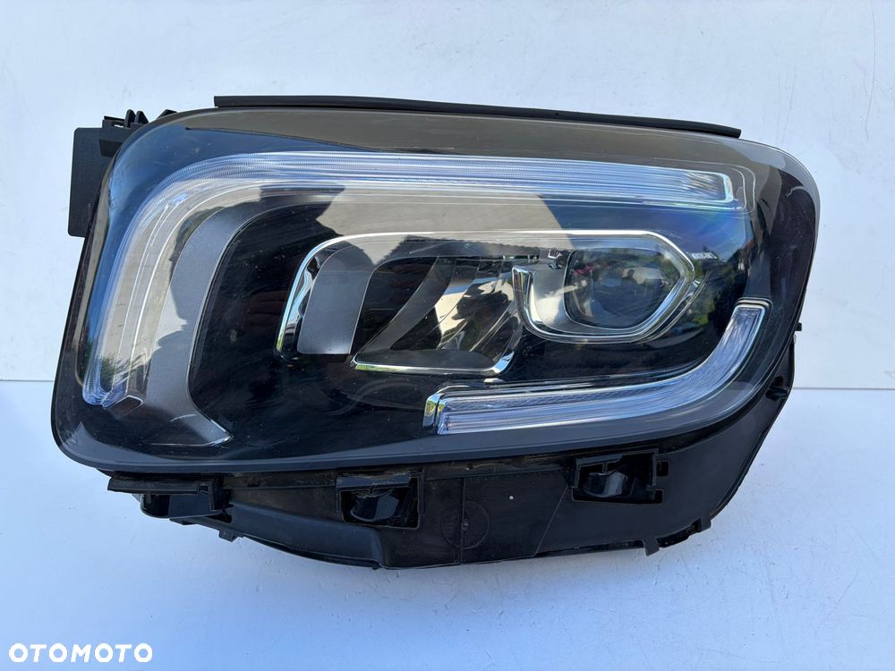 Mercedes GLB w247 lampa przod lewa performance