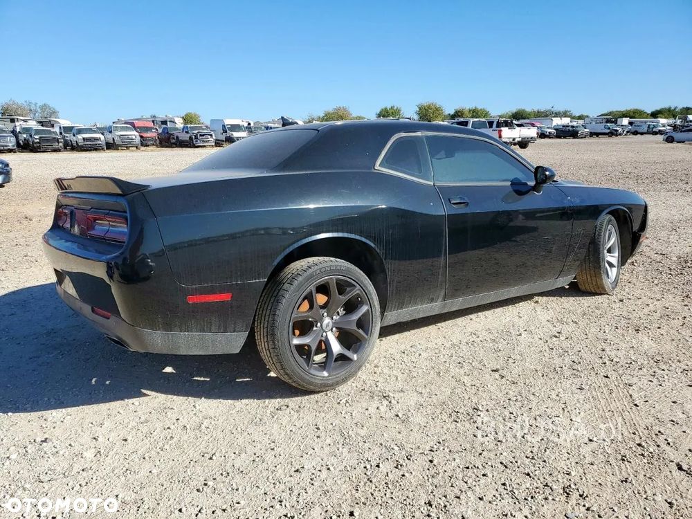 Dodge Challenger Automatik SXT Plus - 3
