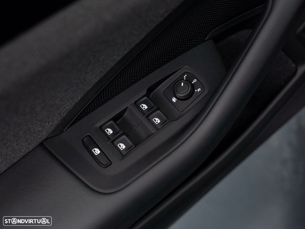 VW Passat Variant 1.5 TSI eHybrid DSG - 19