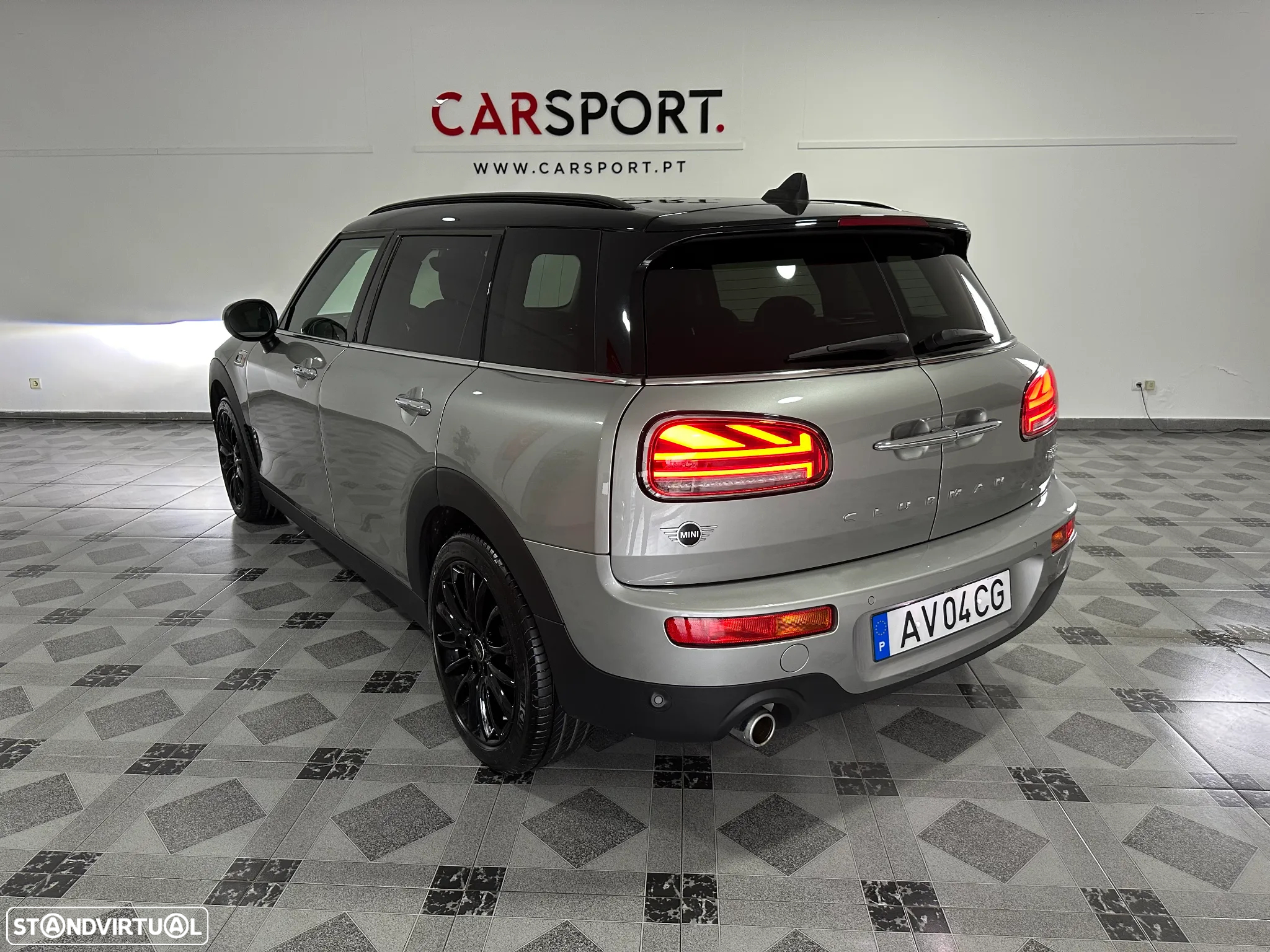 MINI Clubman Cooper Premium Plus Classic Auto - 4