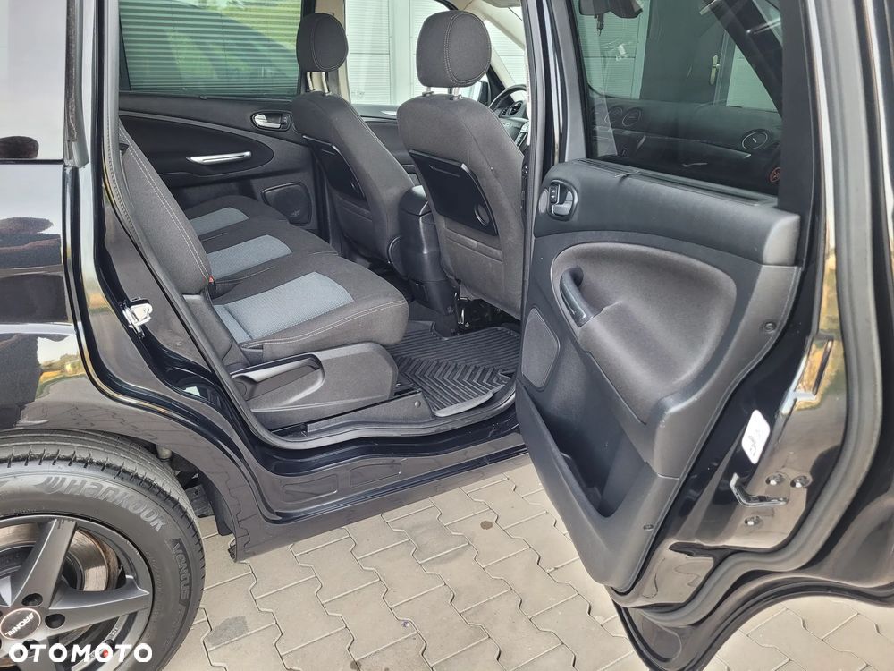 Ford Galaxy 2.0 TDCi DPF Business Edition - 34