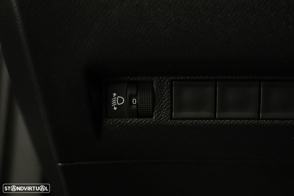 Peugeot 2008 1.2 PureTech Allure - 21