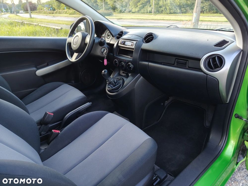 Mazda 2 - 7