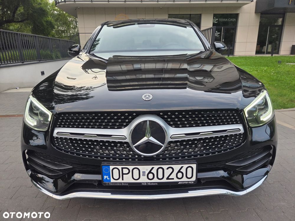 Mercedes-Benz GLC 300 4Matic 9G-TRONIC AMG Line - 25