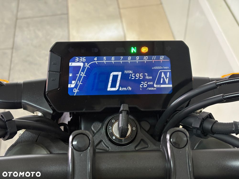 Honda CB - 12