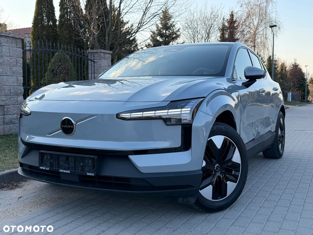 Volvo EX30 Single Motor Extended Range RWD Ultra - 6