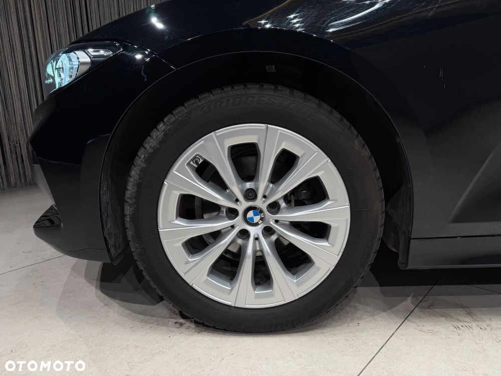 BMW Seria 3 318d - 5