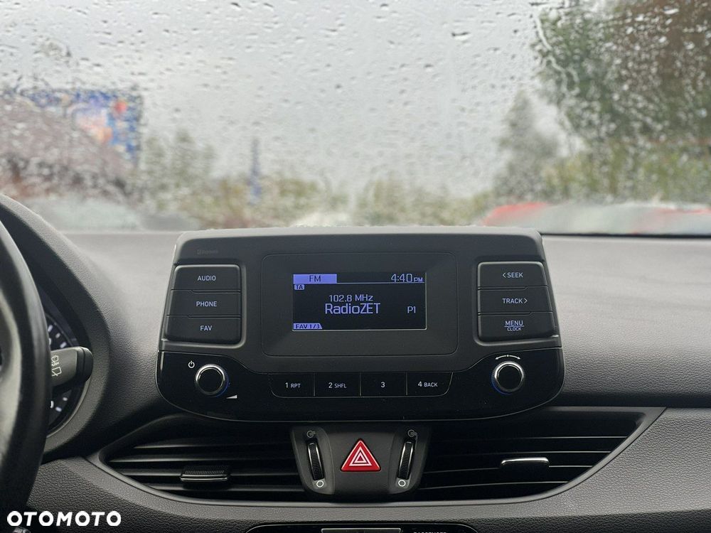 Hyundai i30 1.6 D Classic + - 18