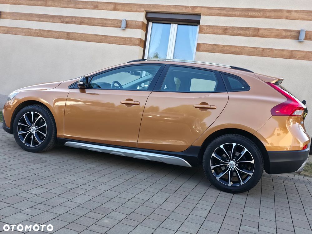 Volvo V40 Cross Country D3 Momentum - 11