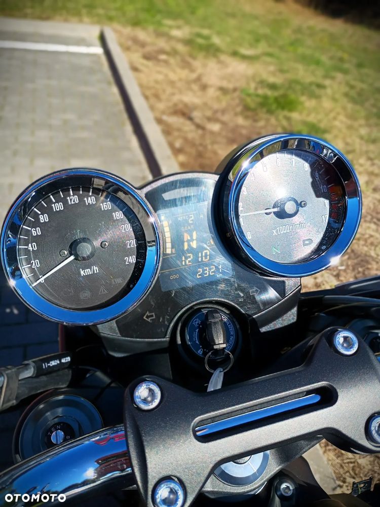 Kawasaki Z 900 RS - 11