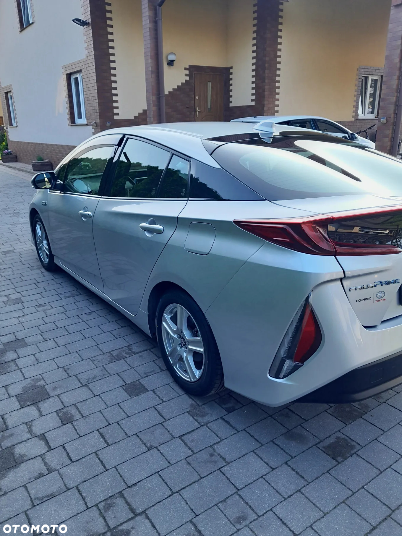 Toyota Prius - 4