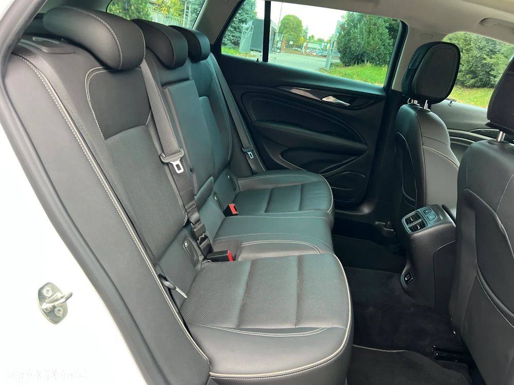 Opel Insignia - 15