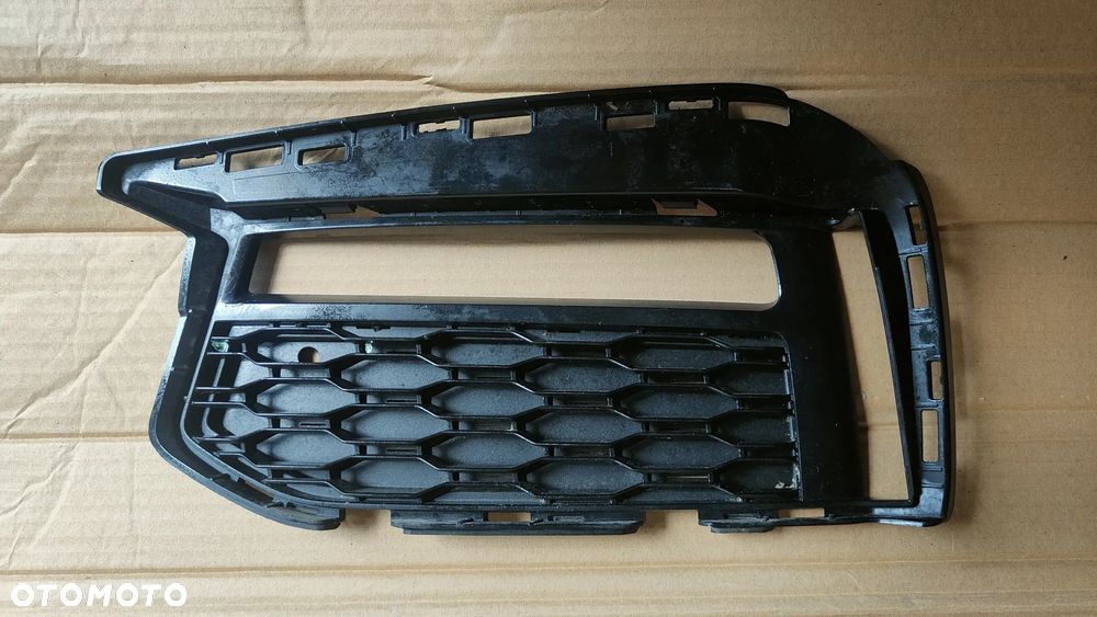 atrapa kratka w zderzak lewa BMW 5 G30