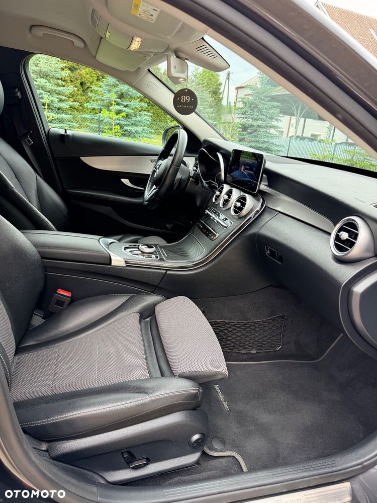 Mercedes-Benz Klasa C 220 d 4Matic 9G-TRONIC Avantgarde - 25
