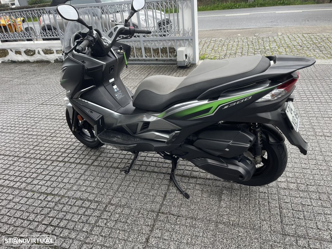 Kawasaki J300 300 - 7