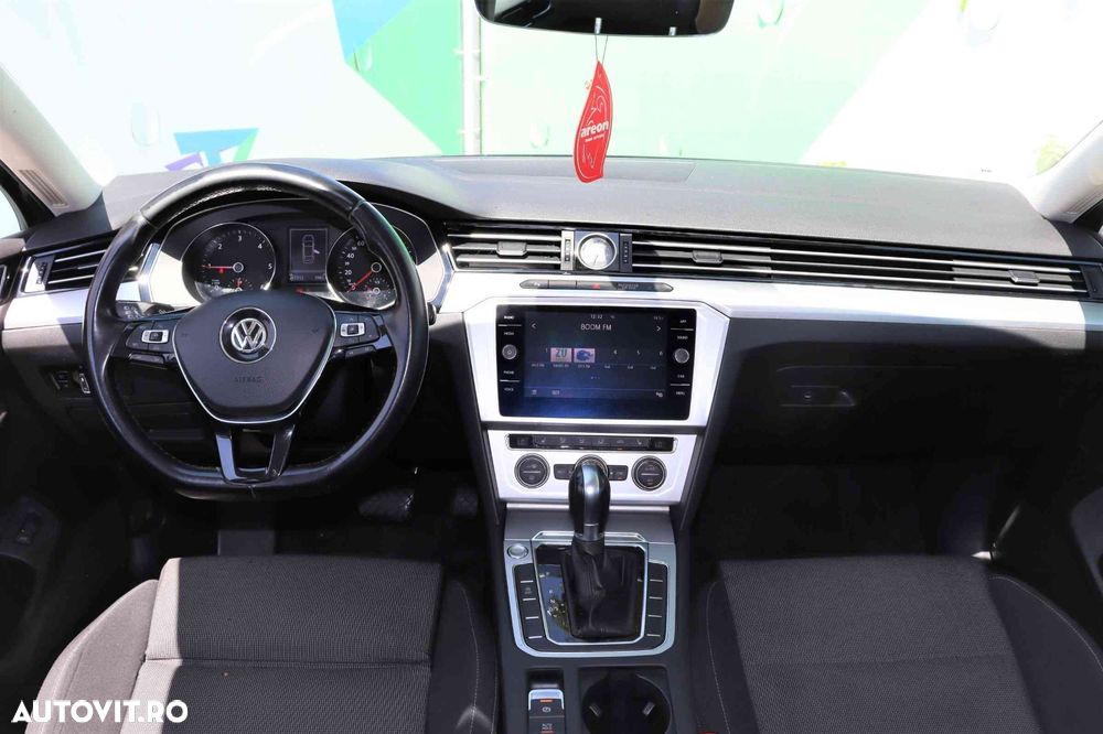 Volkswagen Passat 2018 photo 2