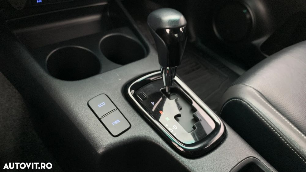 Toyota Hilux 2.8D 204CP 4x4 Double Cab AT Invincible Color Edition - 26