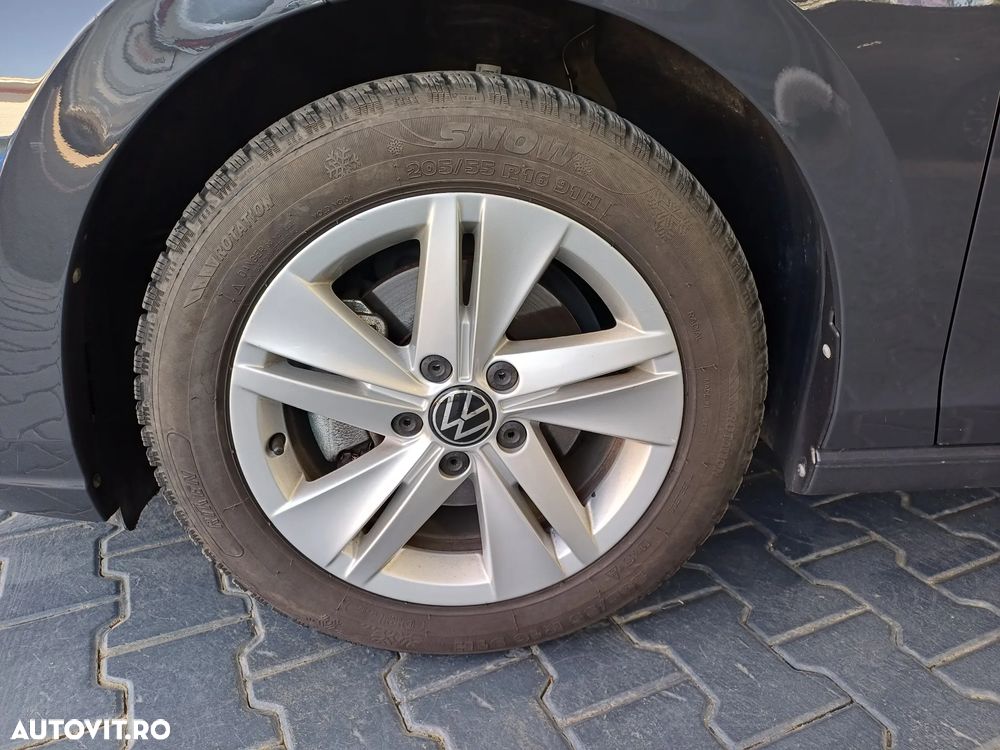VOLKSWAGEN Golf 2023 — imagine 4