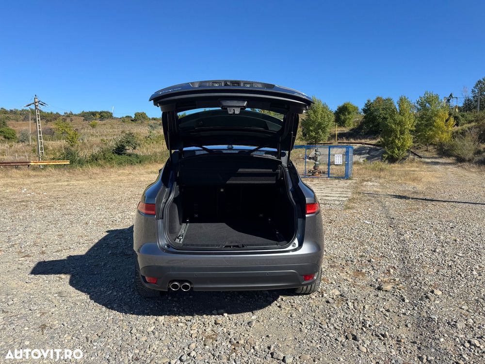 Jaguar F-Pace 20d AWD Aut. R-Sport - 16