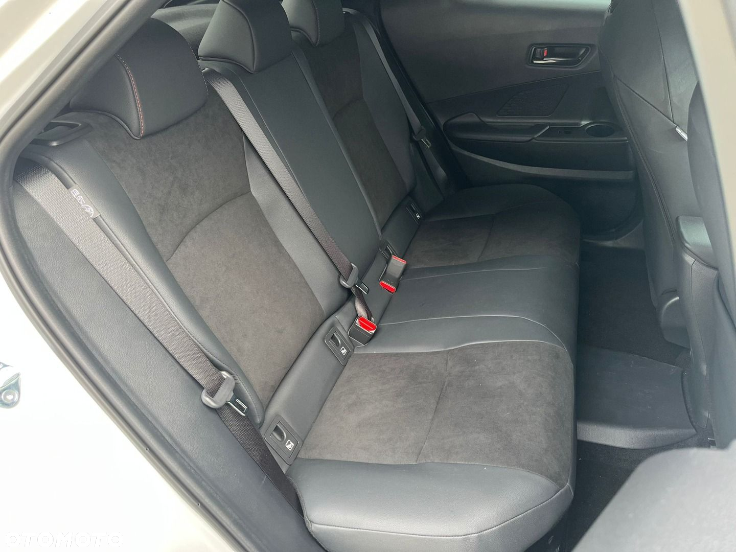 Toyota C-HR - 26