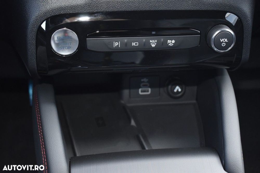 Ford Kuga 2.5 Duratec FWD PHEV ST-Line X - 18