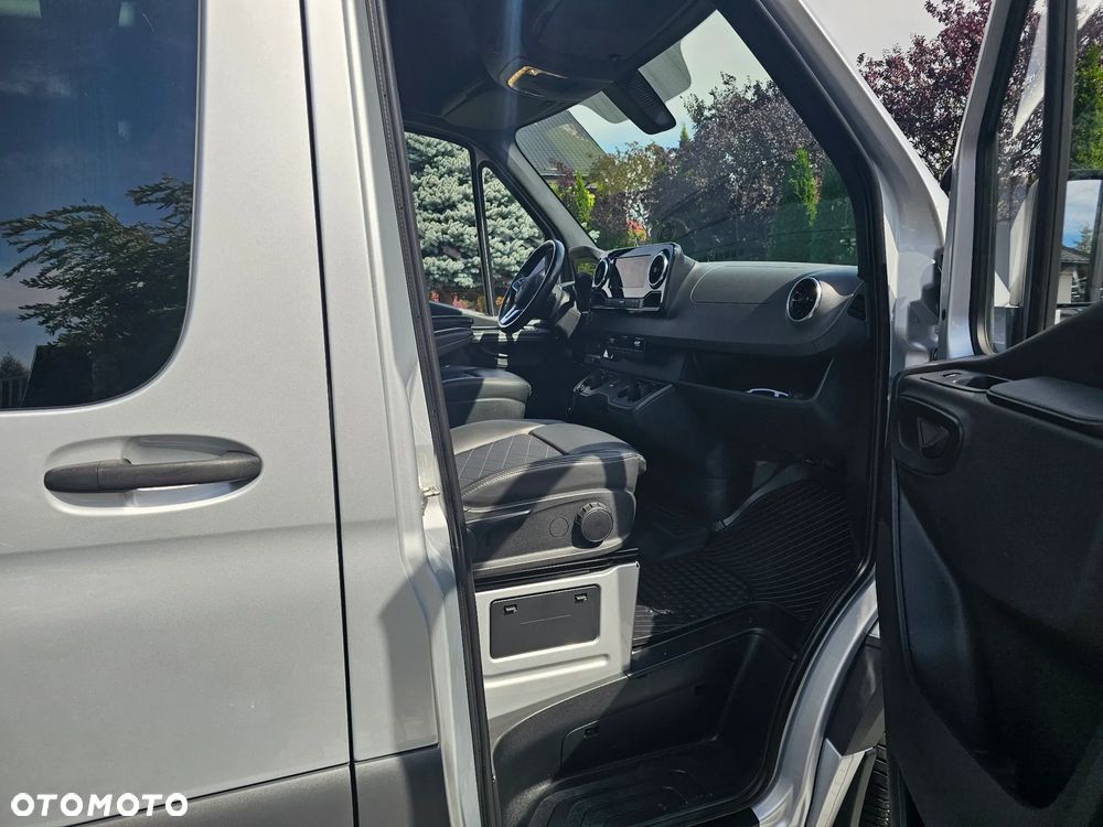 Mercedes-Benz Sprinter - 23