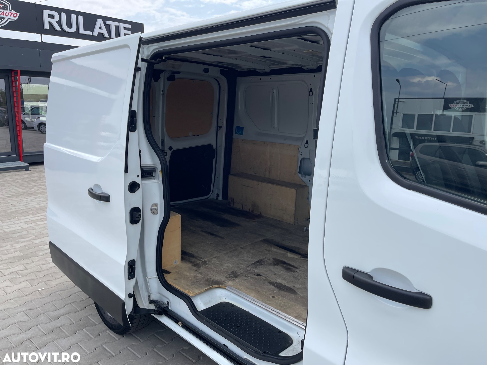 Renault Trafic - 9