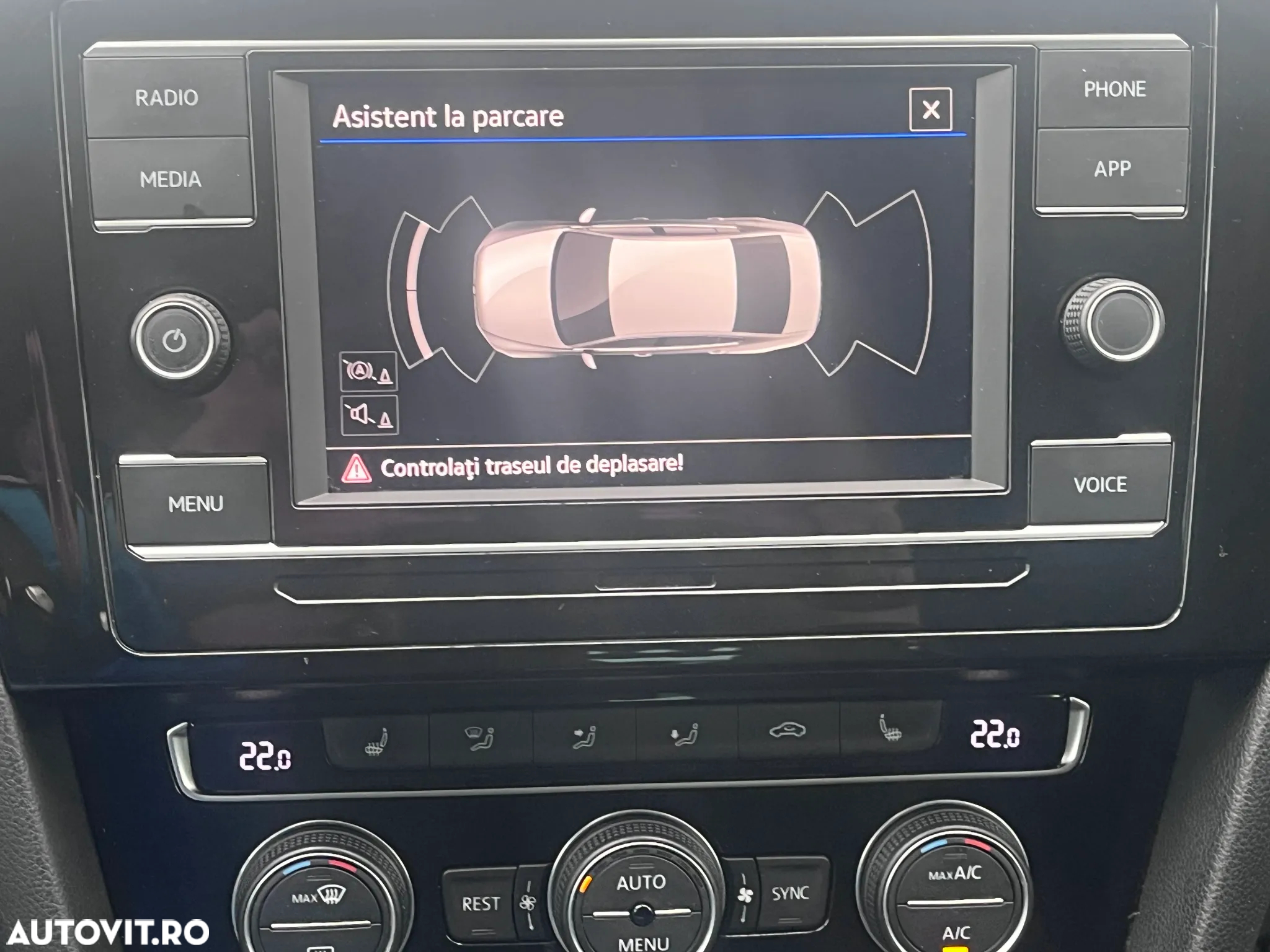 Volkswagen Passat - 14