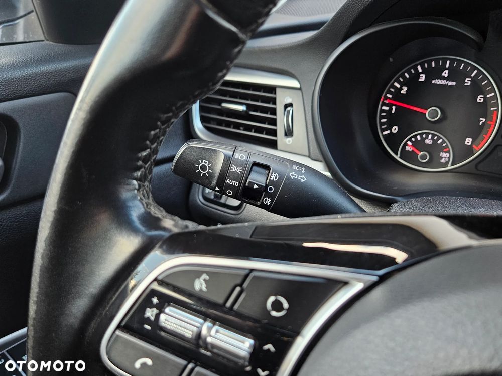 Kia Optima 2.0 M - 15