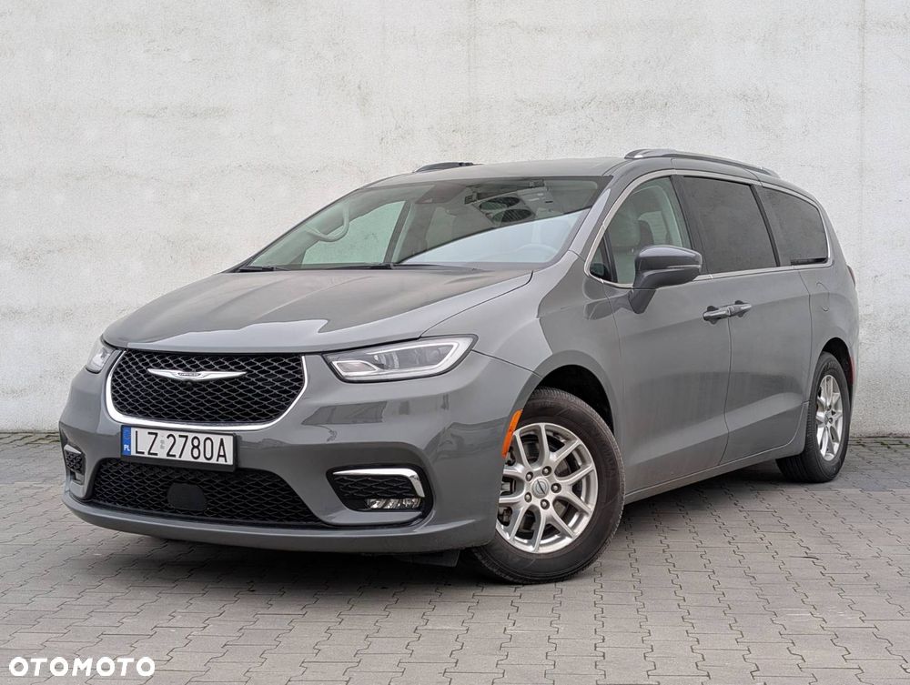 Chrysler Pacifica - 2