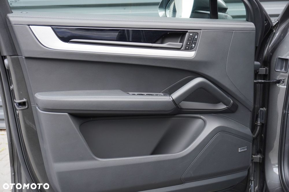 Porsche Cayenne Coupe S - 9