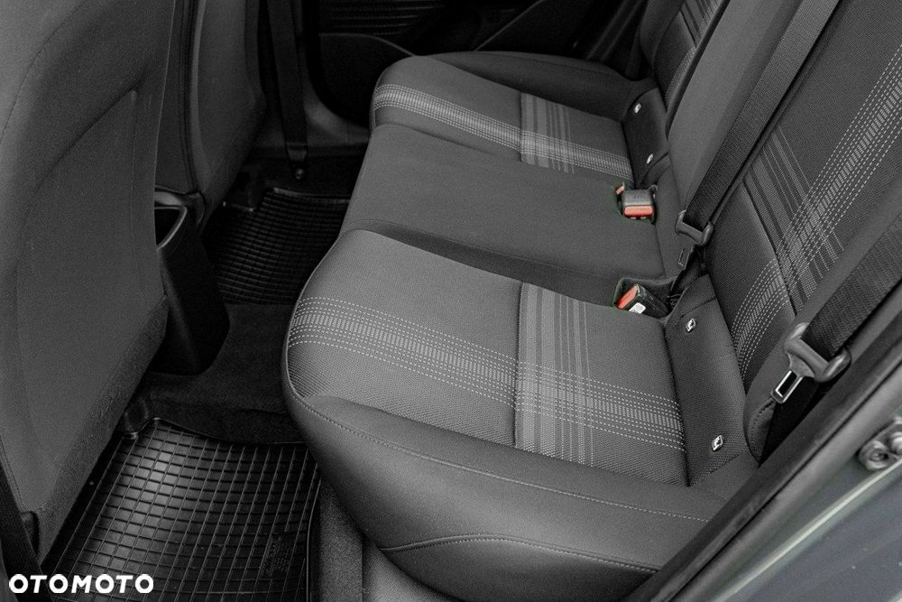 Hyundai i20 1.2 Pure - 24