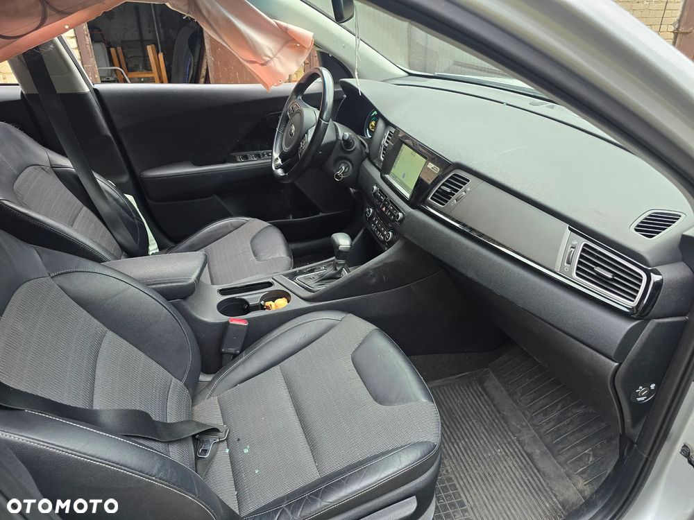 Kia Niro 1.6 GDI 2WD Edition 7 - 19
