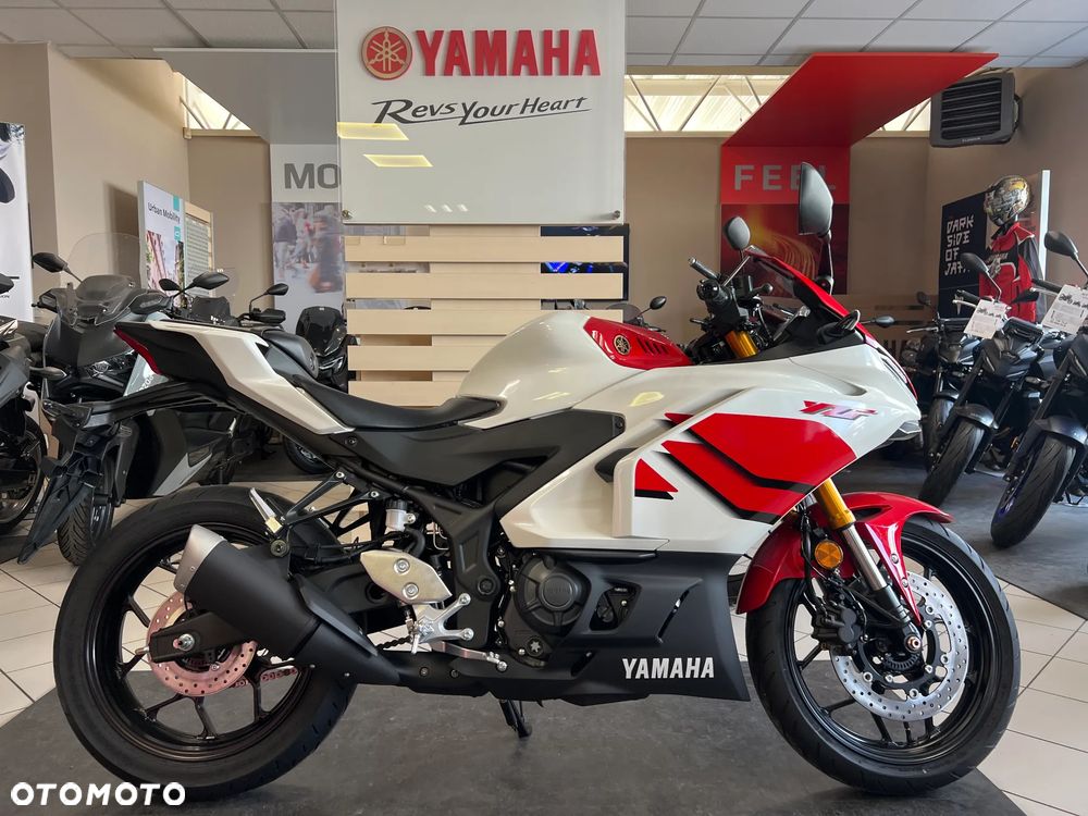 Yamaha R3 - 1