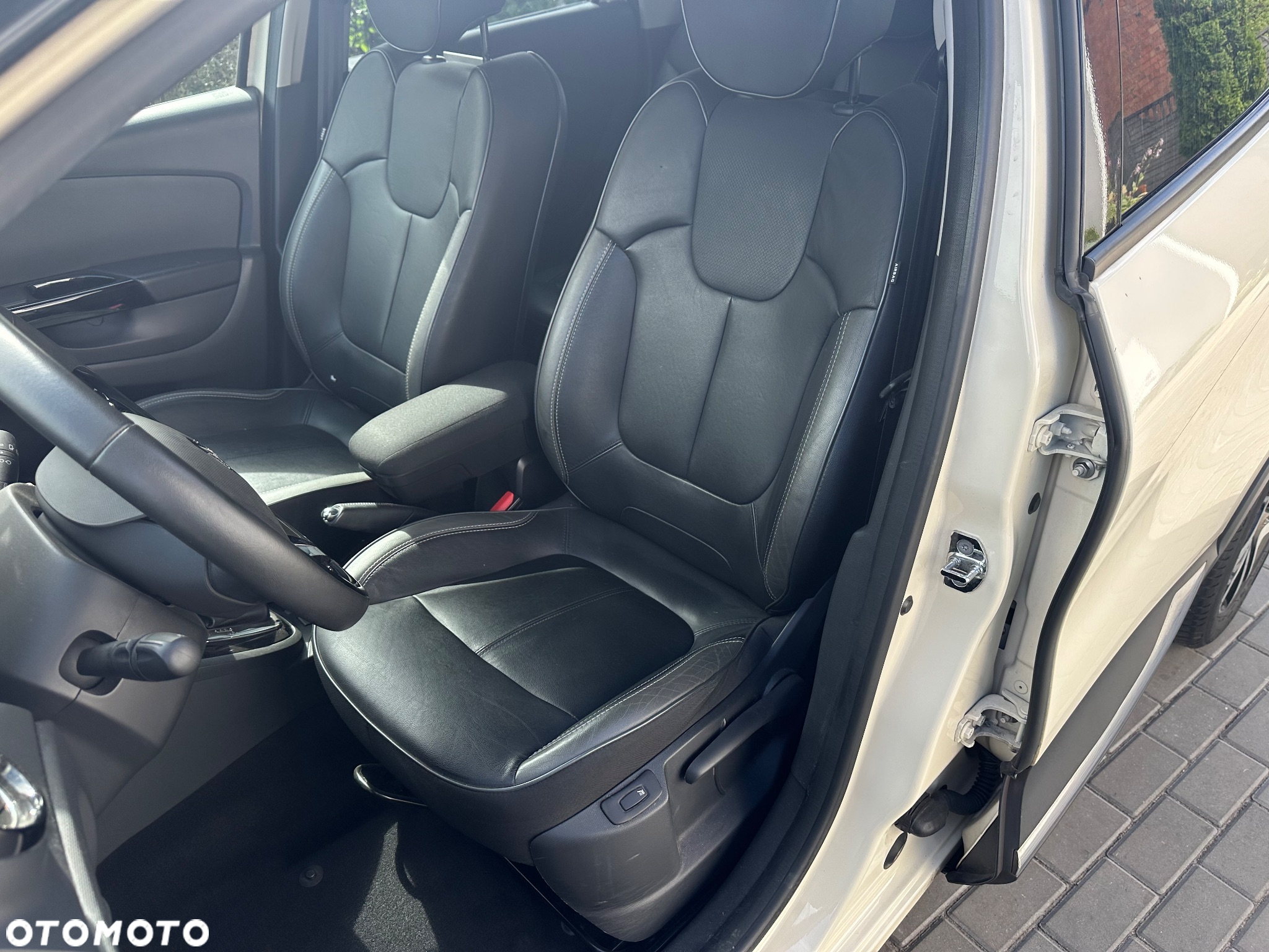 Renault Captur 1.2 Energy TCe Limited EDC - 22