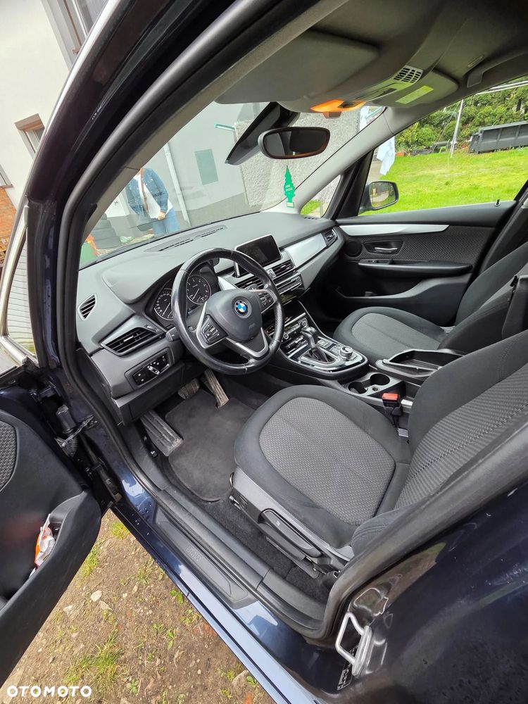BMW Seria 2 218d - 14