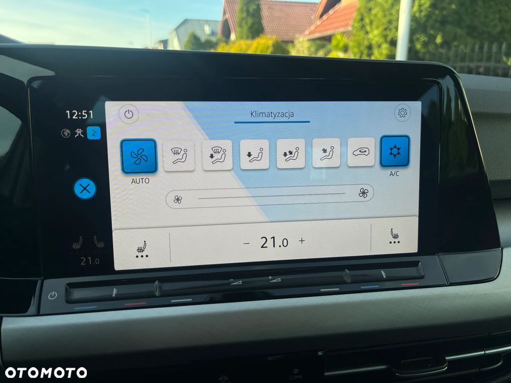 Volkswagen Golf - 22