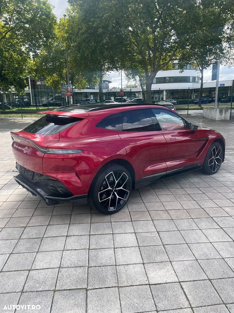 Aston Martin DBX - 4