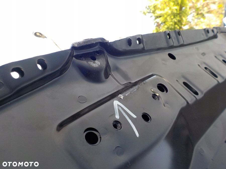 BMW 3 E90 MASKA NOWA PRZED LIFTEM - 4