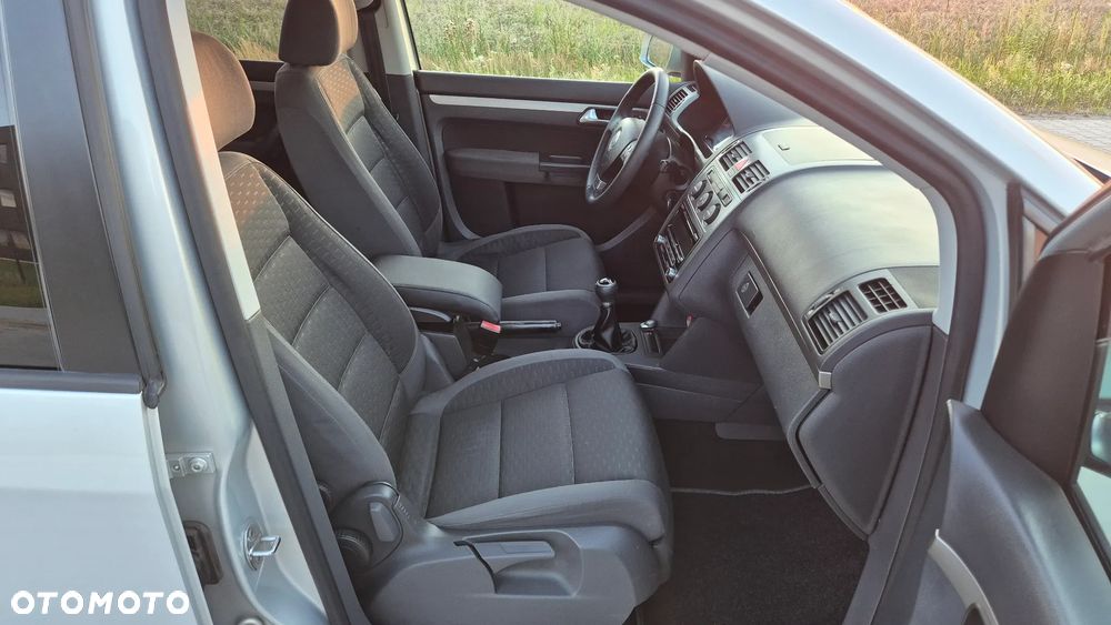 Volkswagen Touran 2.0 TDI Highline - 27