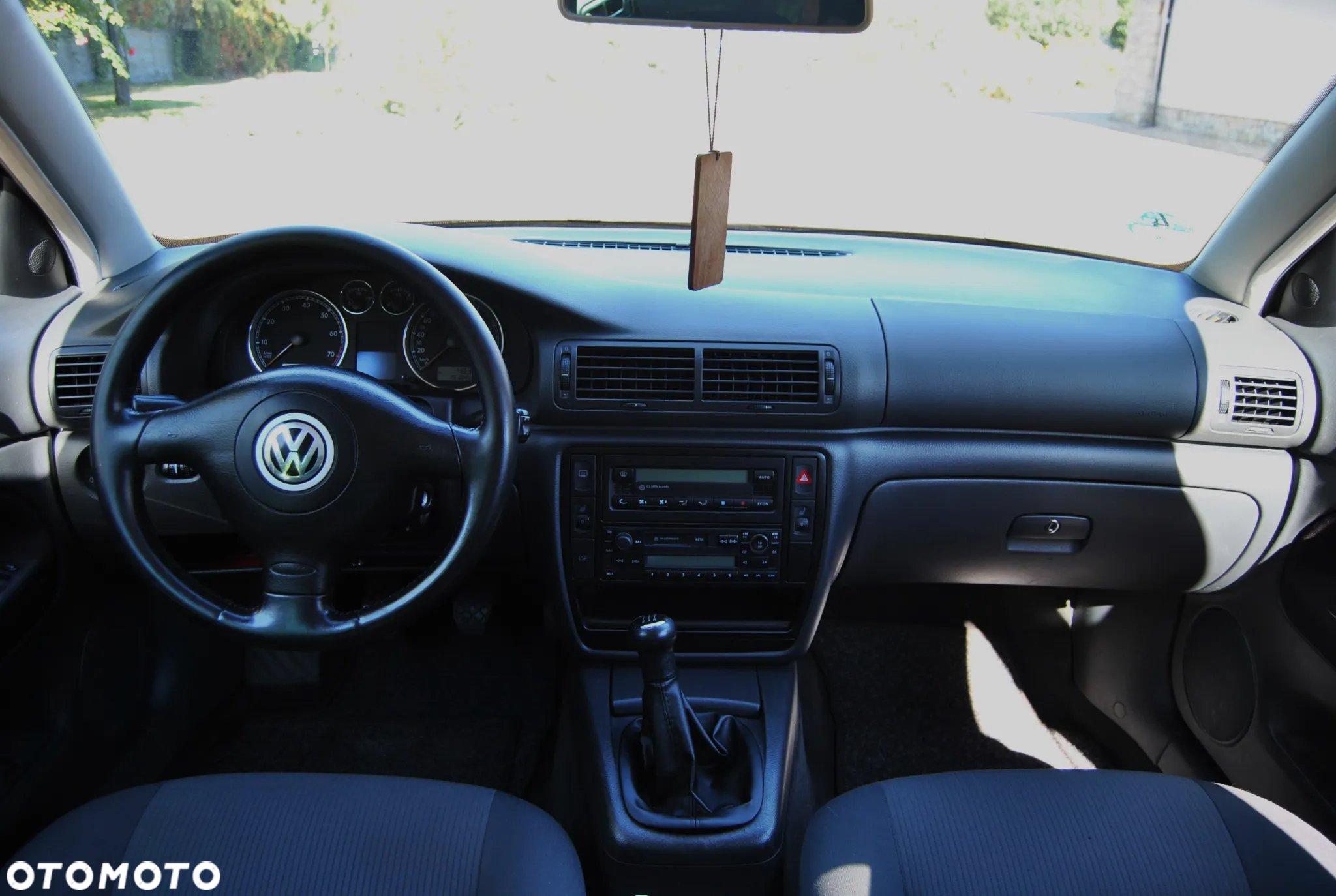Volkswagen Passat 1.6 Comfortline - 9