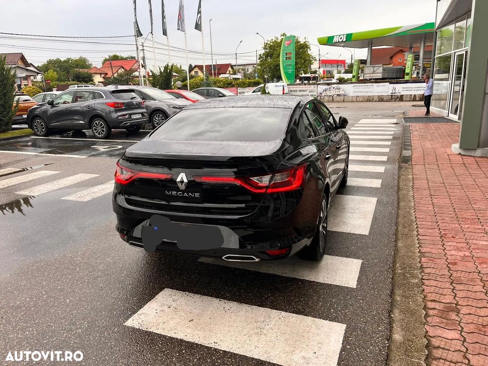 Renault Megane TCE 140 Techno - 9