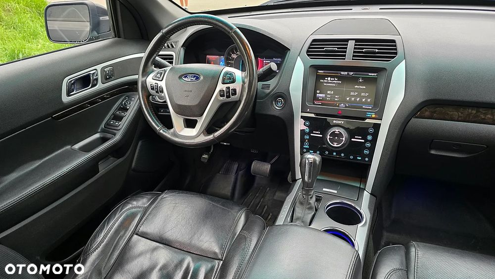 Ford Explorer - 21