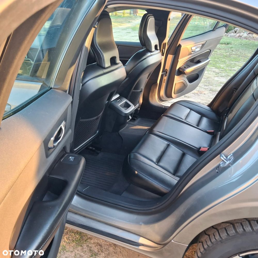 Volvo S60 T6 AWD Momentum Pro - 13