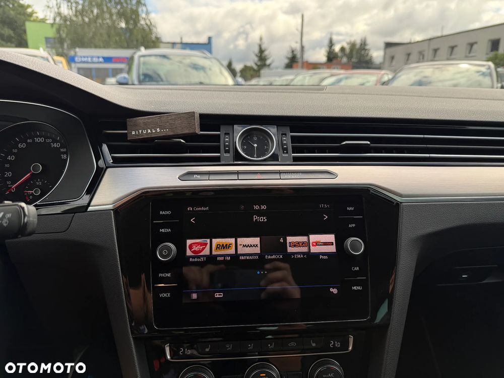 Volkswagen Passat - 18