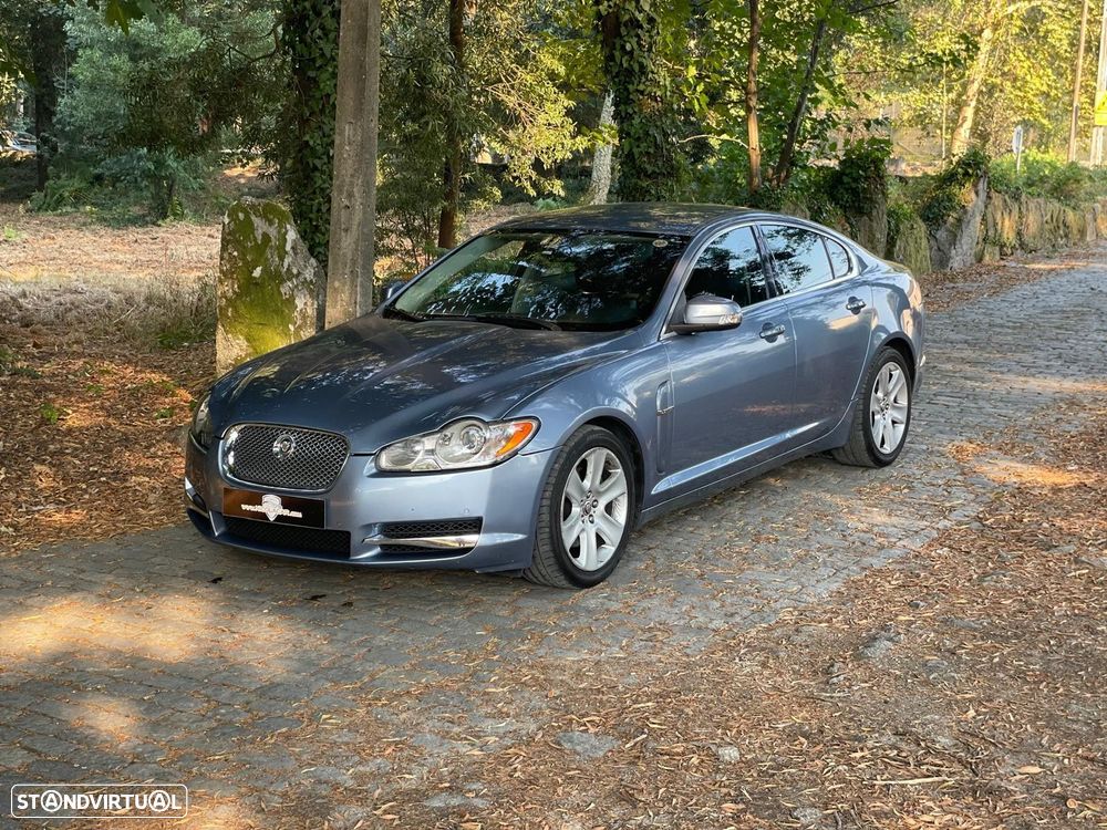 Jaguar XF 2.7 D V6 Premium Luxury - 4